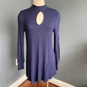 We The Free Copa Banana navy blue ribbed tunic top with keyhole, size small